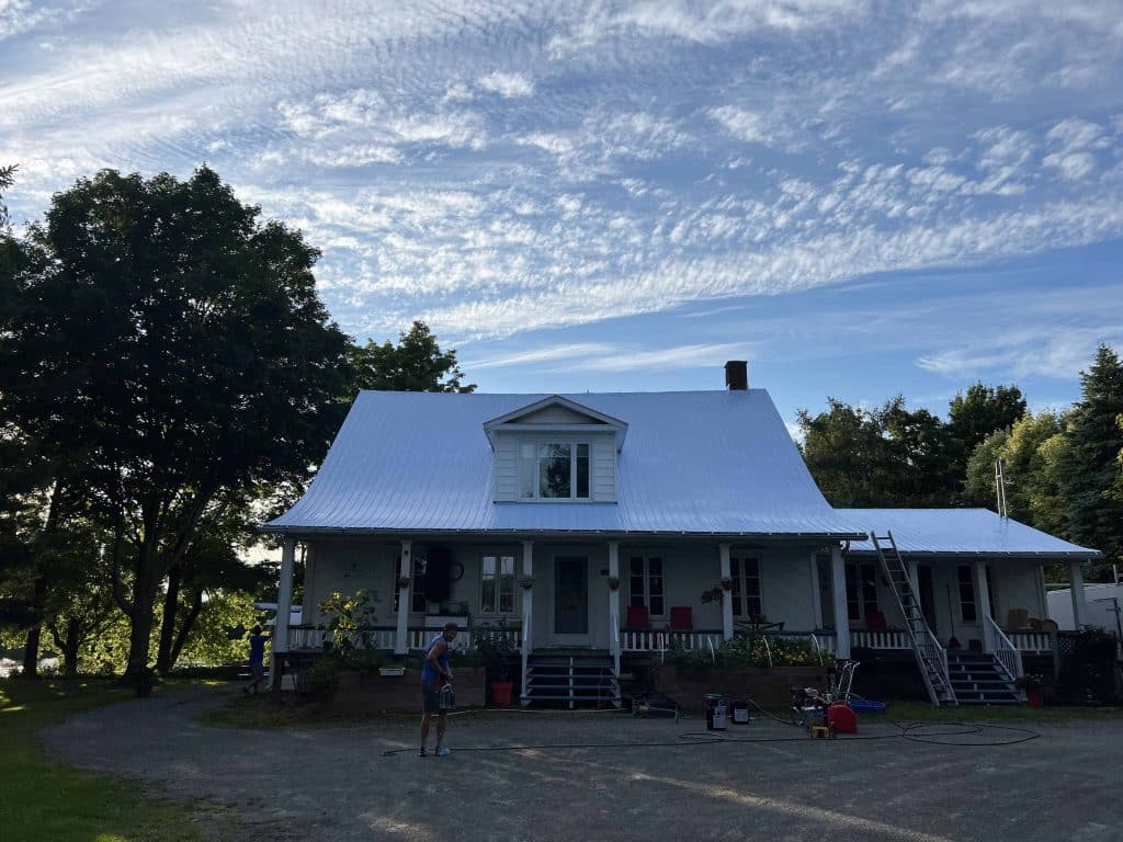 Roof Paint in Montmagny Light Blue 4